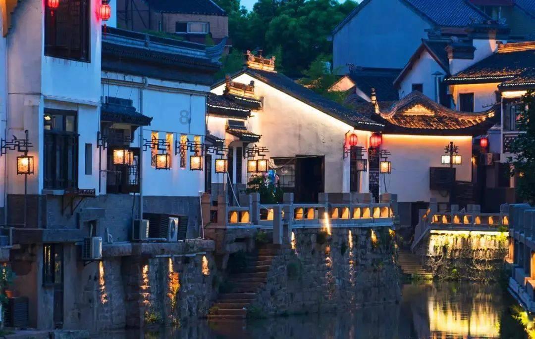 小镇惊魂